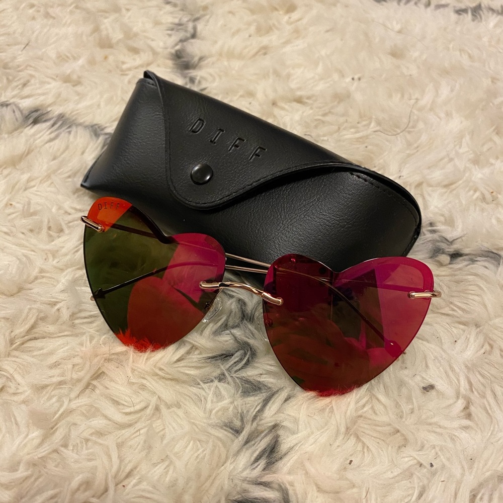 DIFF heart shaped sunglasses